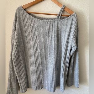 Supersoft sweater with shoulder detail . Size XL